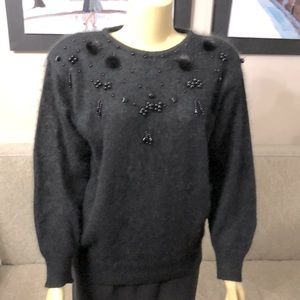 🌺🌺CARDUCCI SWEATER SIZE  M- L